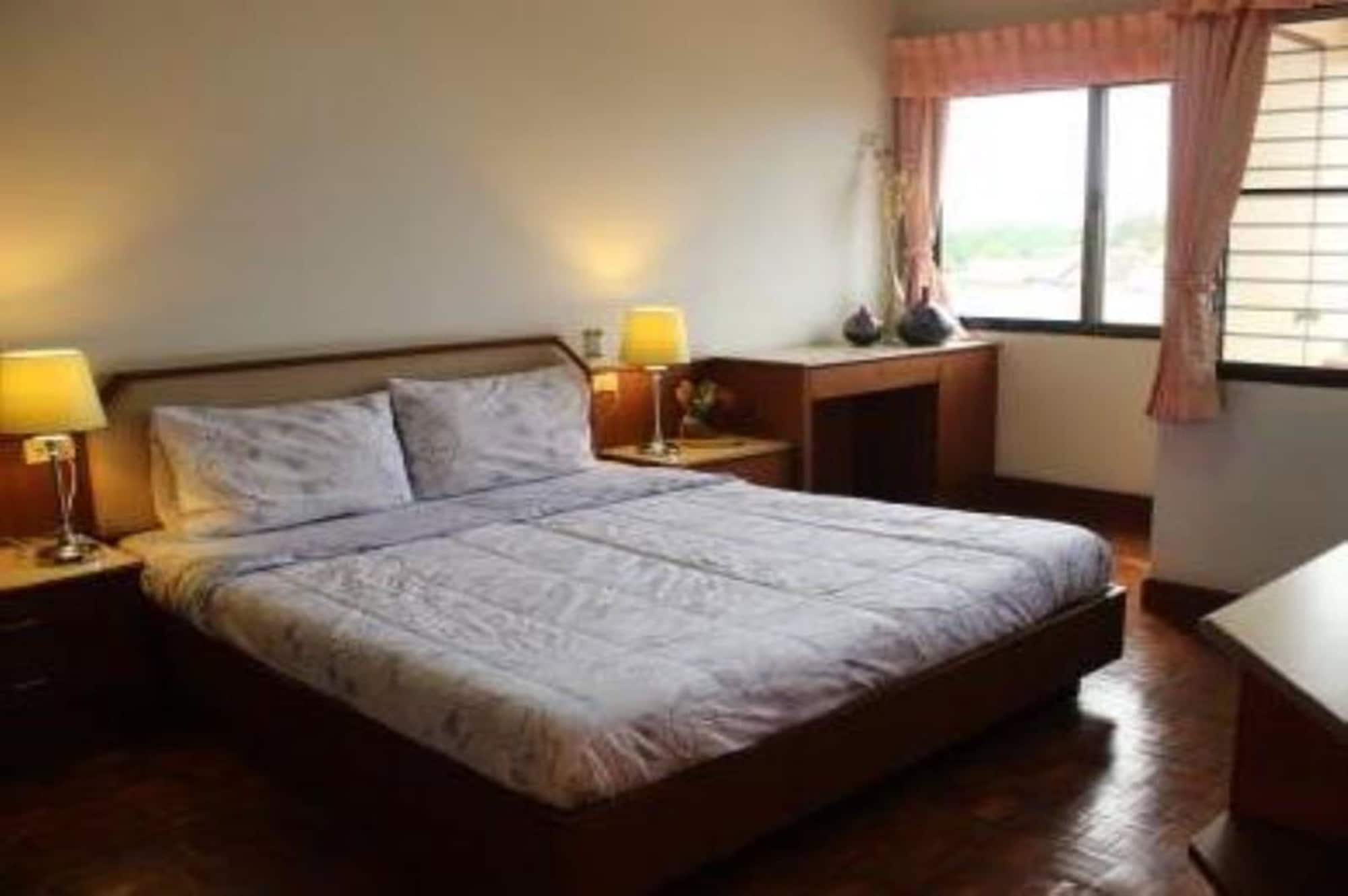 2 BEDROOMS, SUITE