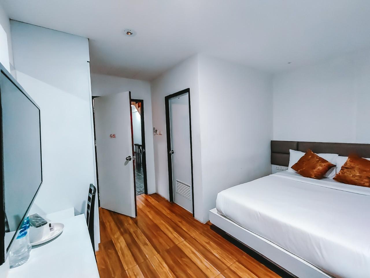 غرفة اقتصادية بسرير كوين، The Habour Front Hotel Surat Thani 2/3