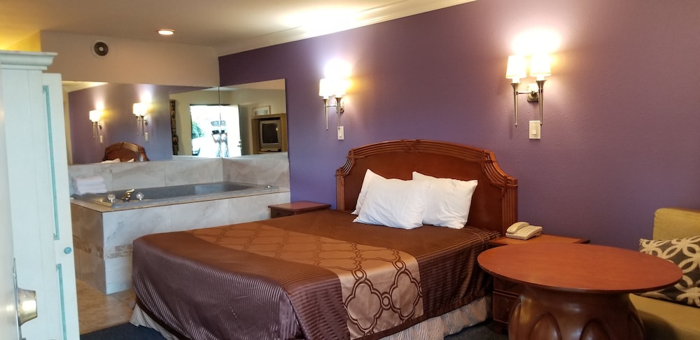Fullerton Inn 27/53