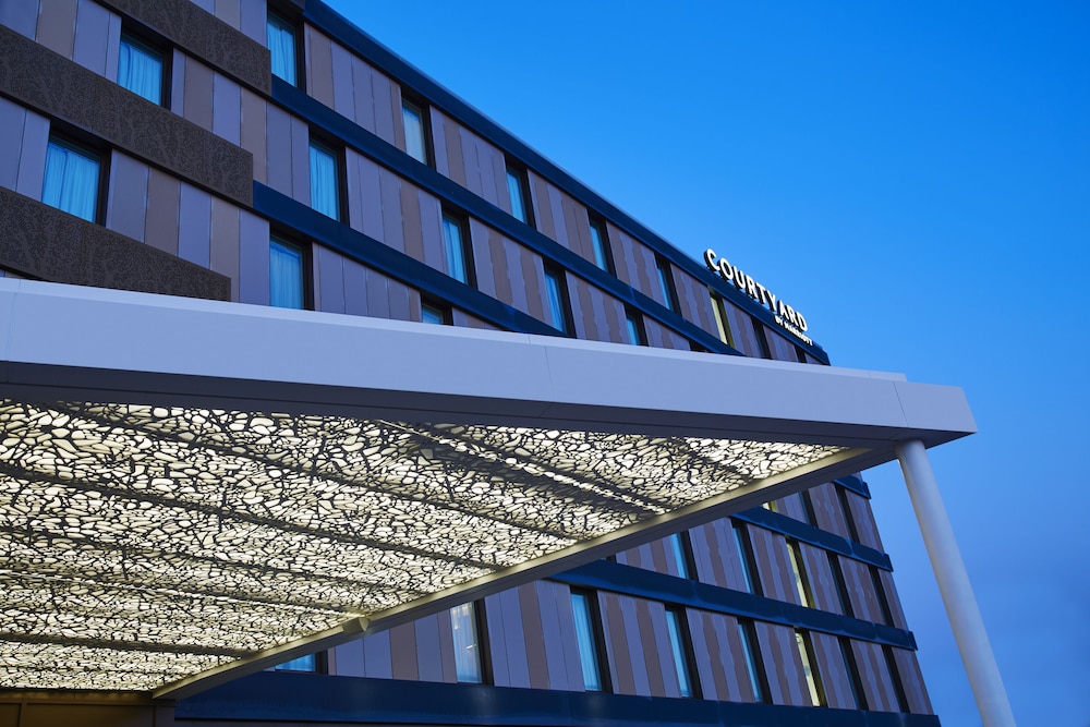 Courtyard By Marriott Oxford South 6/59