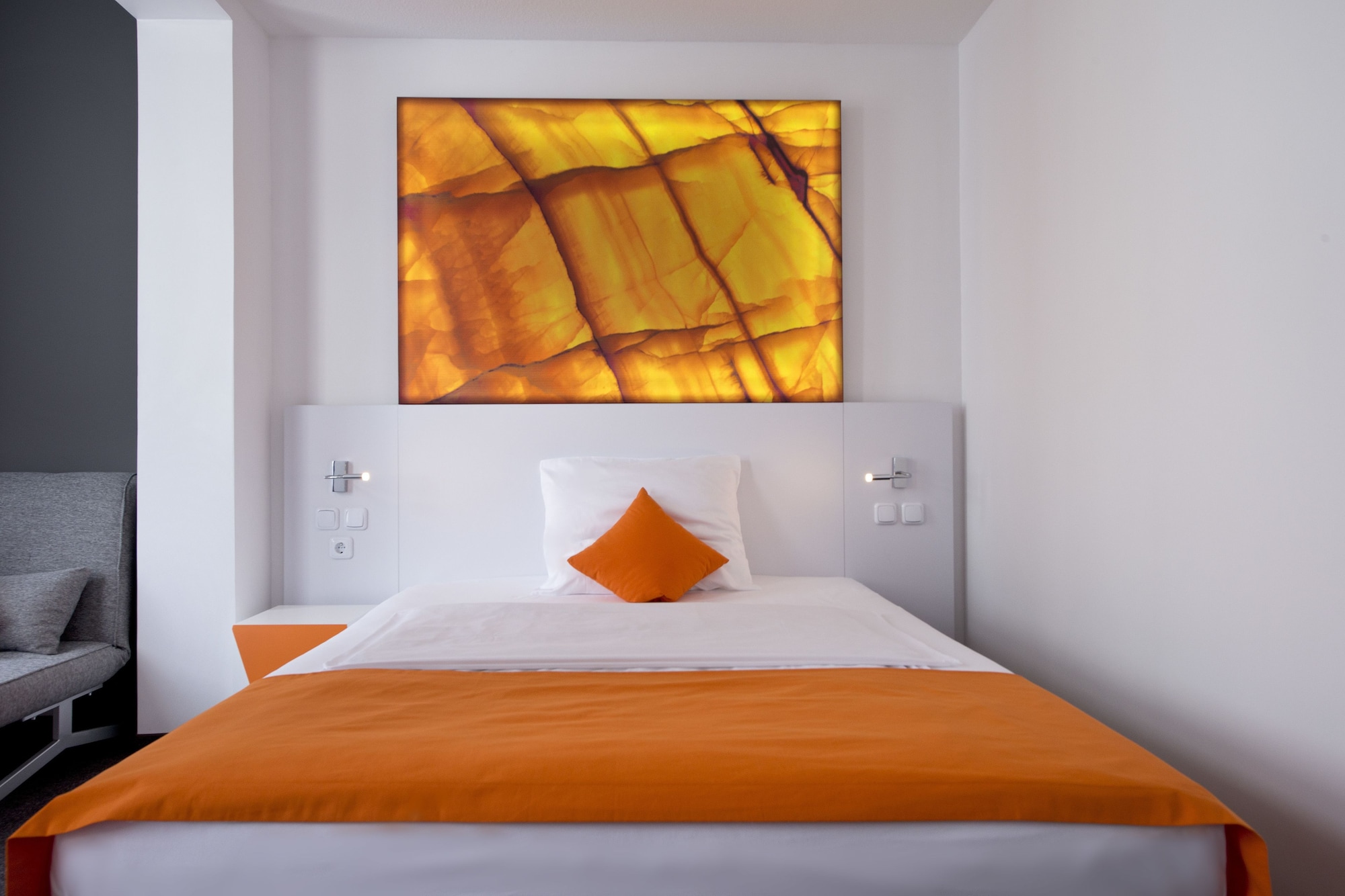 Standard, Queen Bed