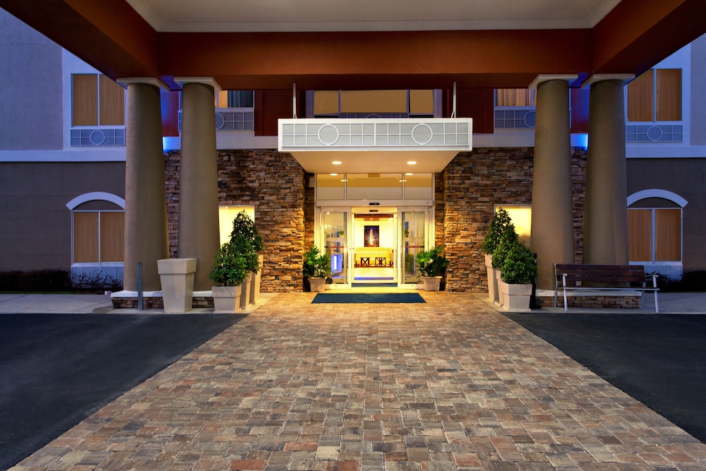 Holiday Inn Express Lake Wales N-Winter Haven in LAKE WALES - FL