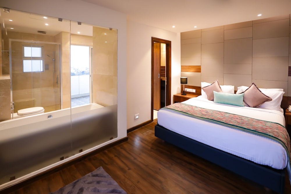 Regenta Suites Element One 20/50