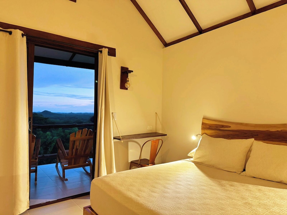 ROMANTIC, CABIN, MOUNTAIN VIEW