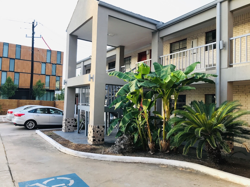 Summit Inn 14/21