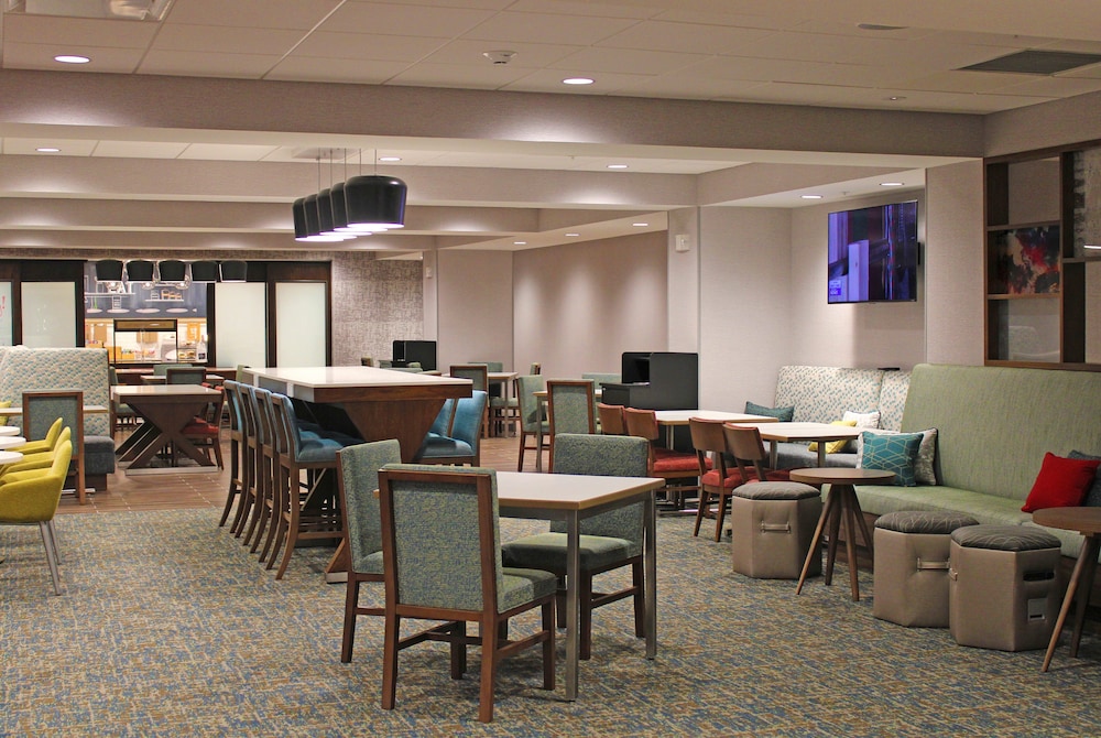 Hampton Inn Buffalo - Amherst 32/41