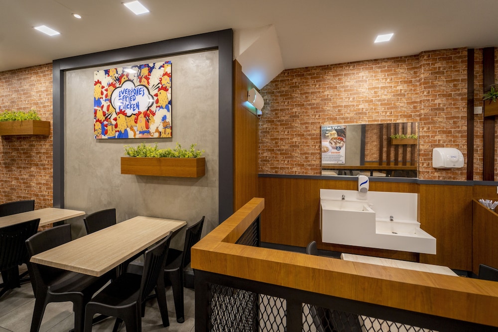 East Riverine Boutique Hotel 44/45