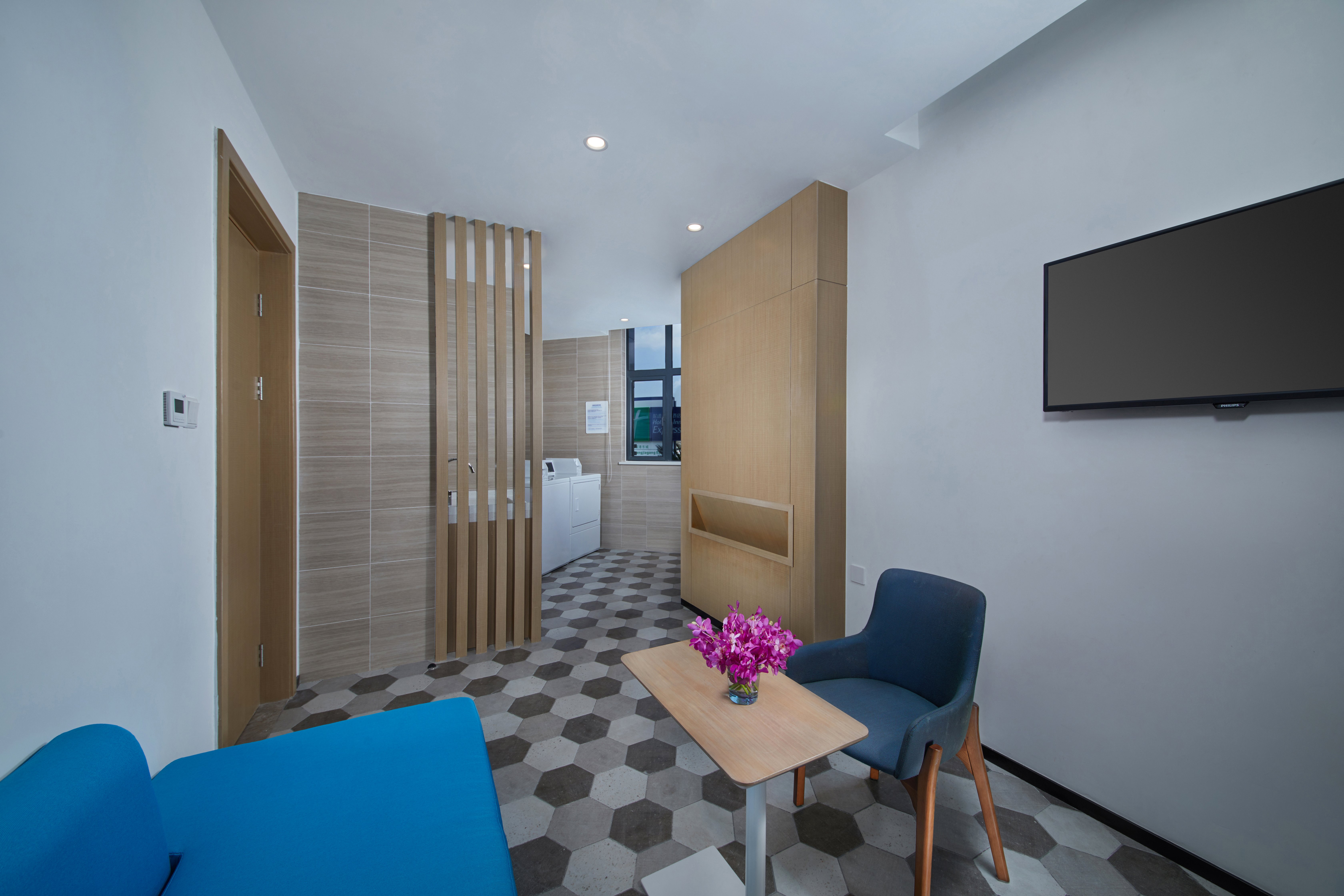 HOLIDAY INN EXPRESS ZHANGJIAGANG EAST 24/31