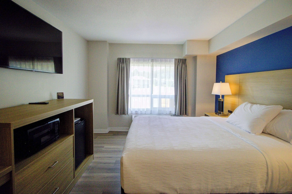 Baymont by Wyndham Gold River 17/60