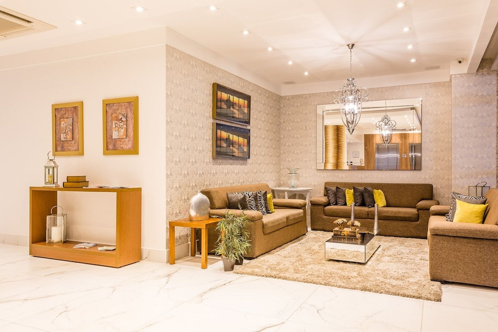 Vogue Hotel 44/60