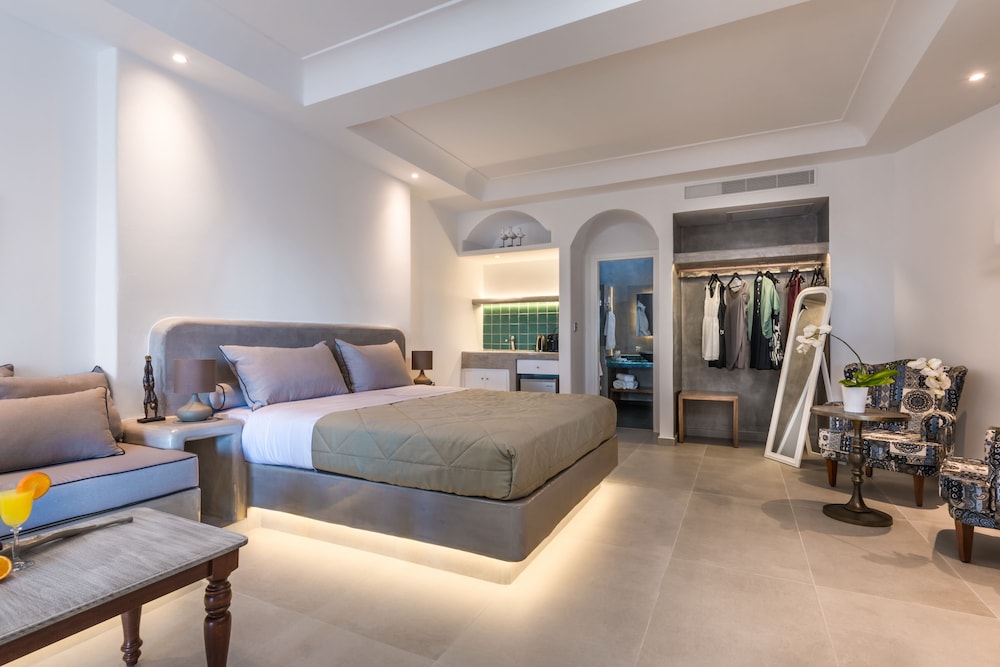 DELUXE, STUDIO, SUITE, SEA VIEW, PRIVATE POOL