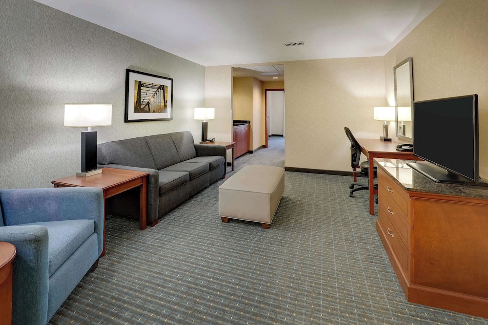 Drury Inn And Suites Grand Rapids 57/77