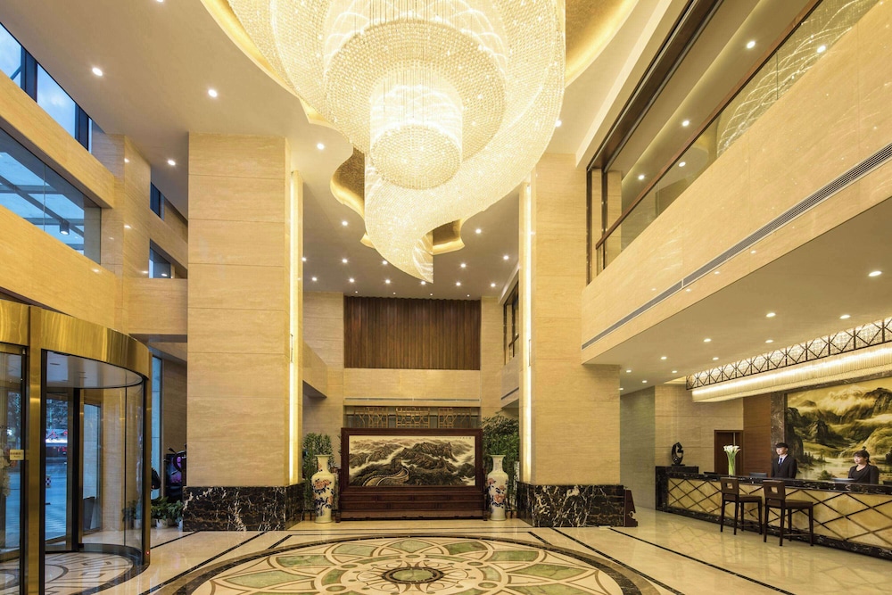 Ramada by Wyndham Huize 6/25
