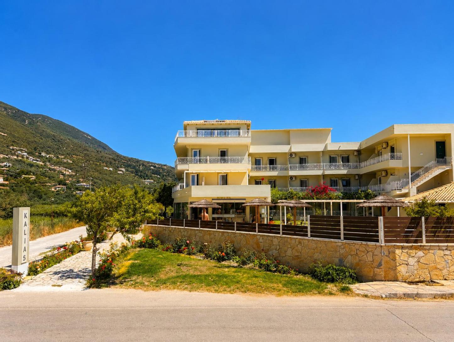 Kalias Hotel 7/51