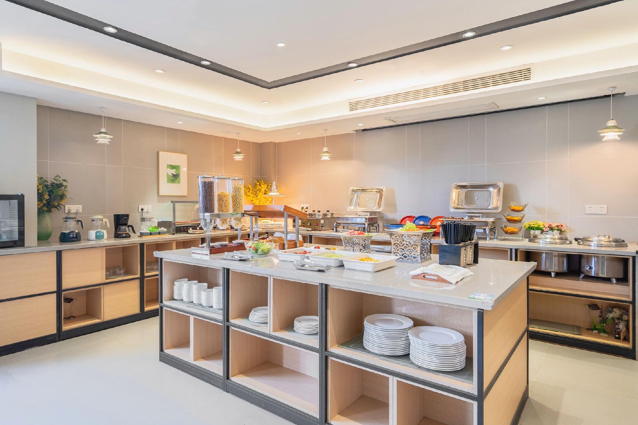 Homeinn Selected (Wuxi Anzhen East High-speed Railway Station) 24/36