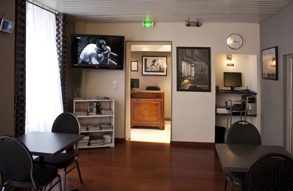 HOTEL HIPPODROME 19/27