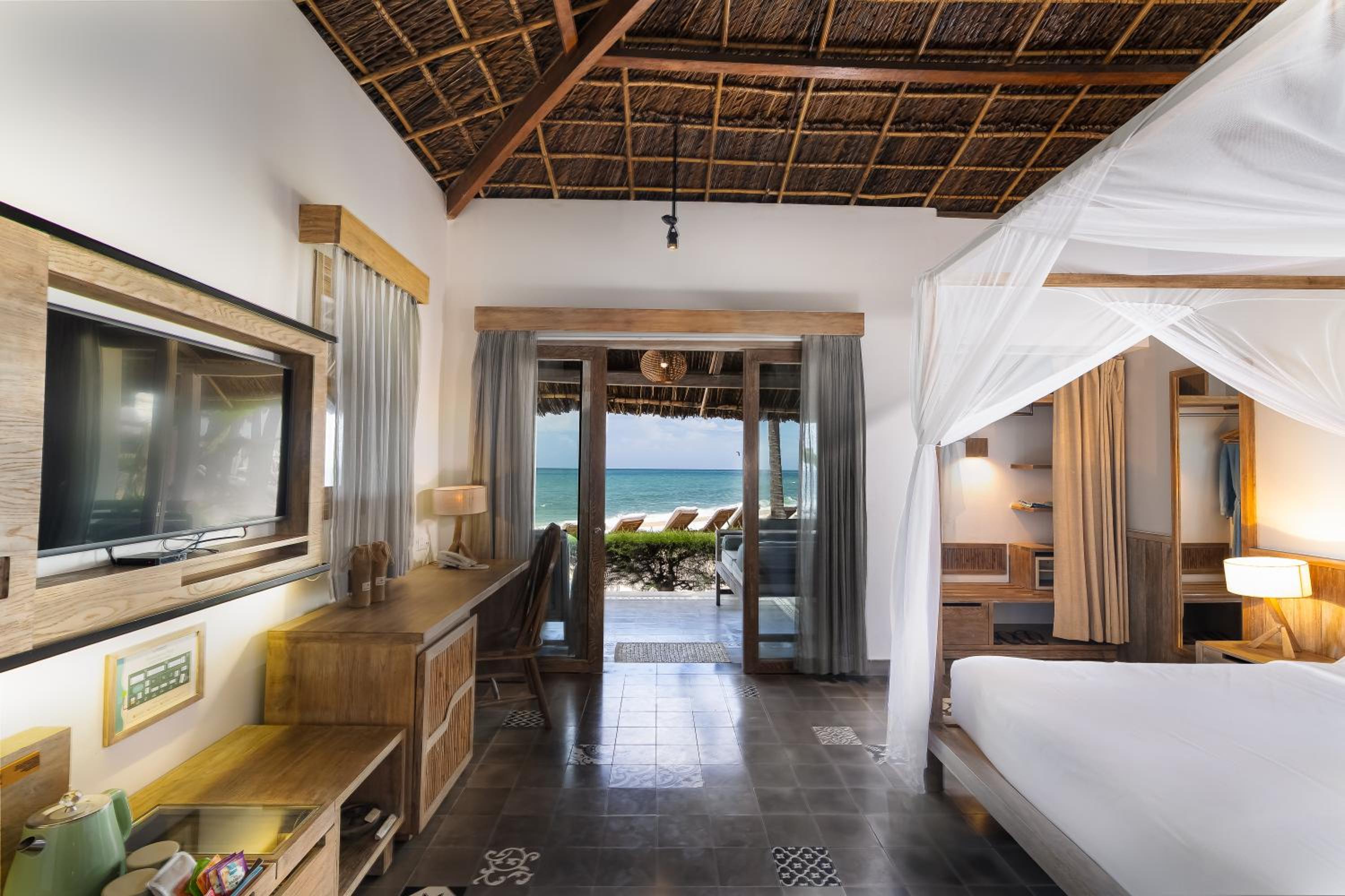 Deluxe, Bungalow, Double Bed, Beach Front