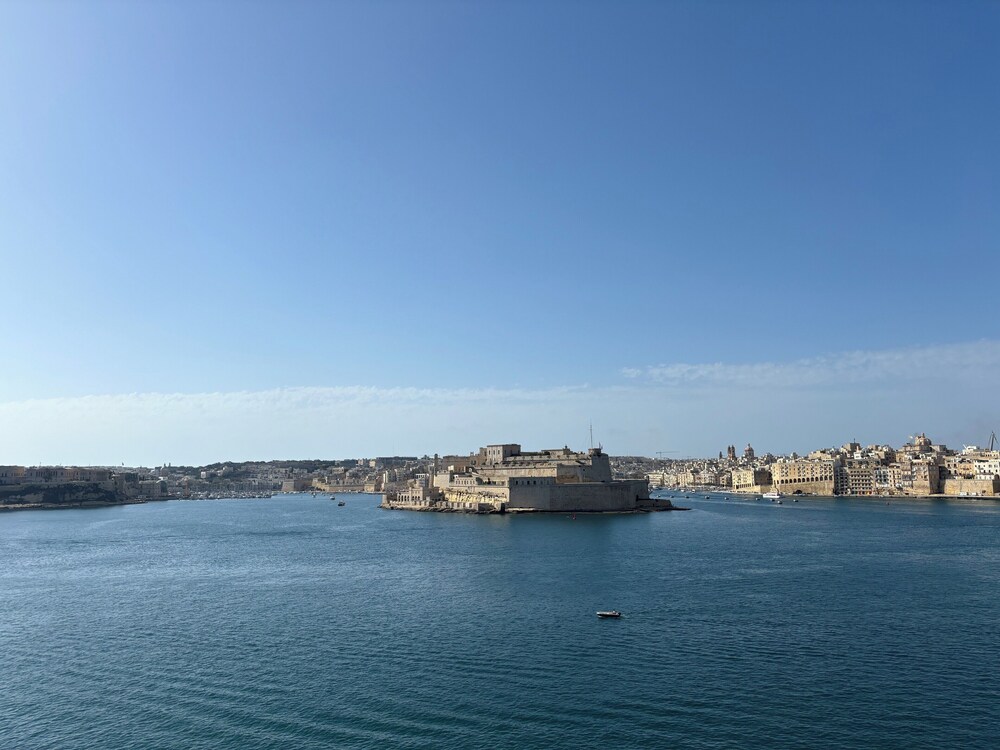 Grand Harbour Hotel 29/45