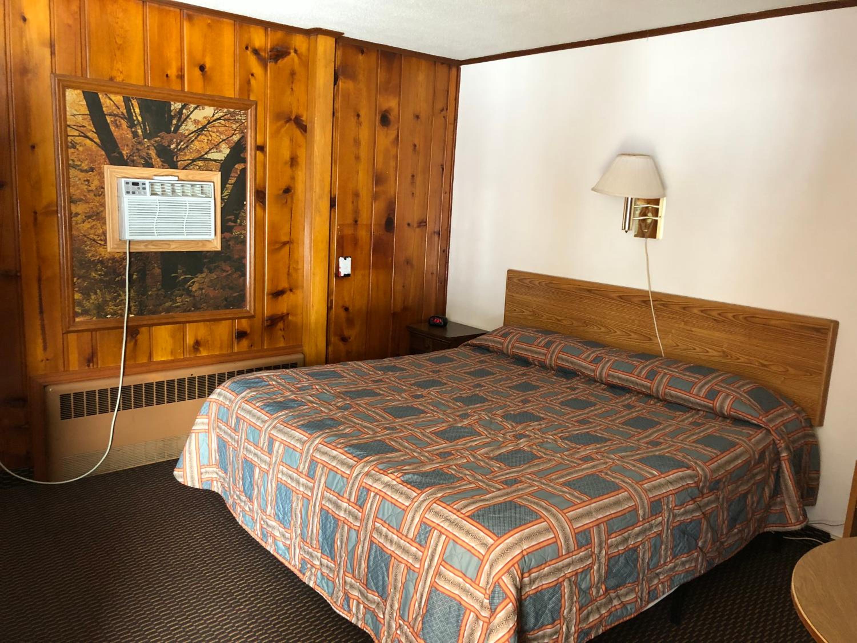 Sun 'n Snow Motel 19/50