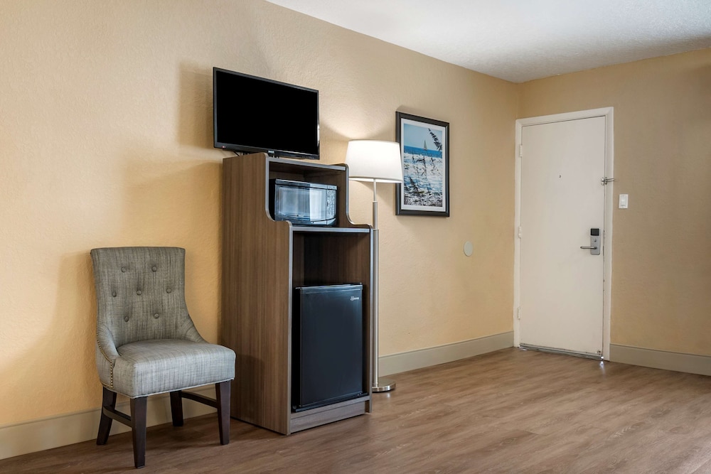 Best Western Space Shuttle Inn 25/42