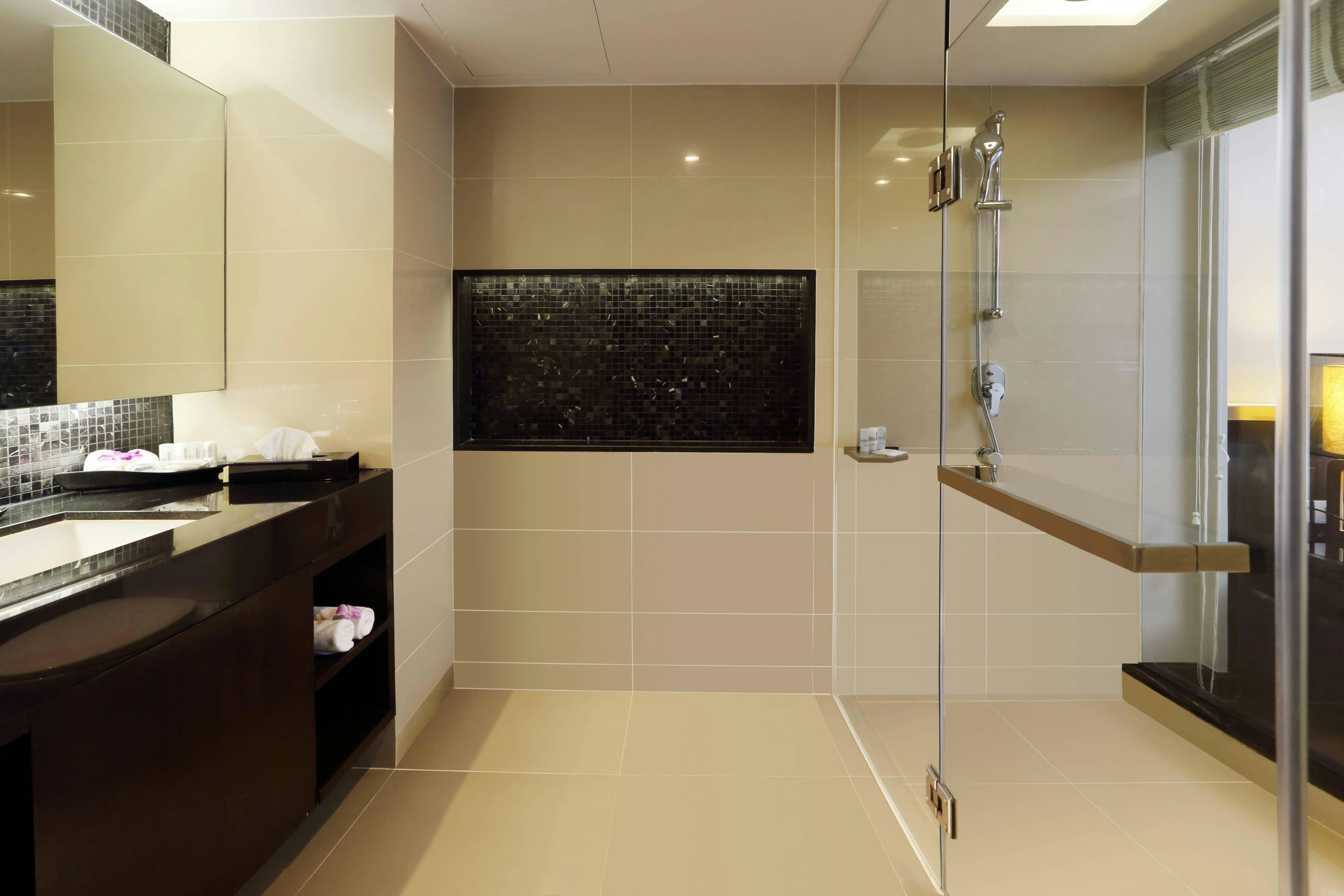 Le Meridien Phuket Beach Resort 72/73