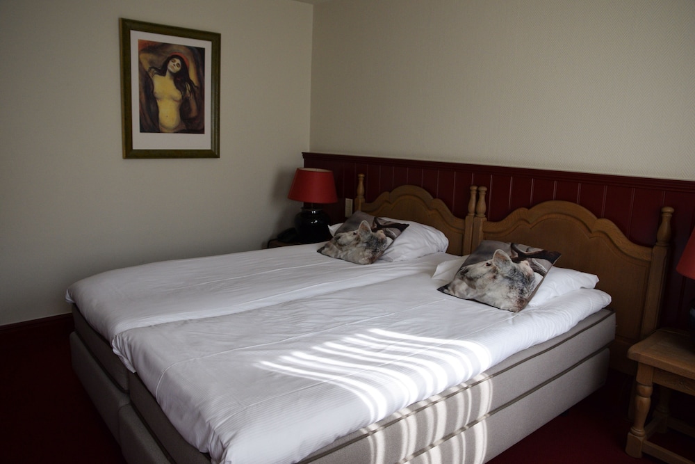 Golden Tulip West Ende 14/73