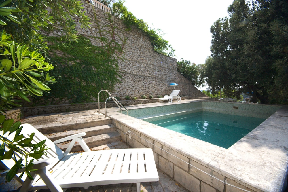 VILLA MARIJETA 38/44