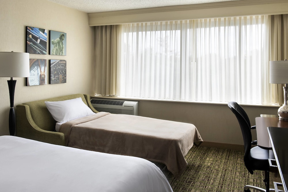 Boston Peabody Marriott Hotel 7/45