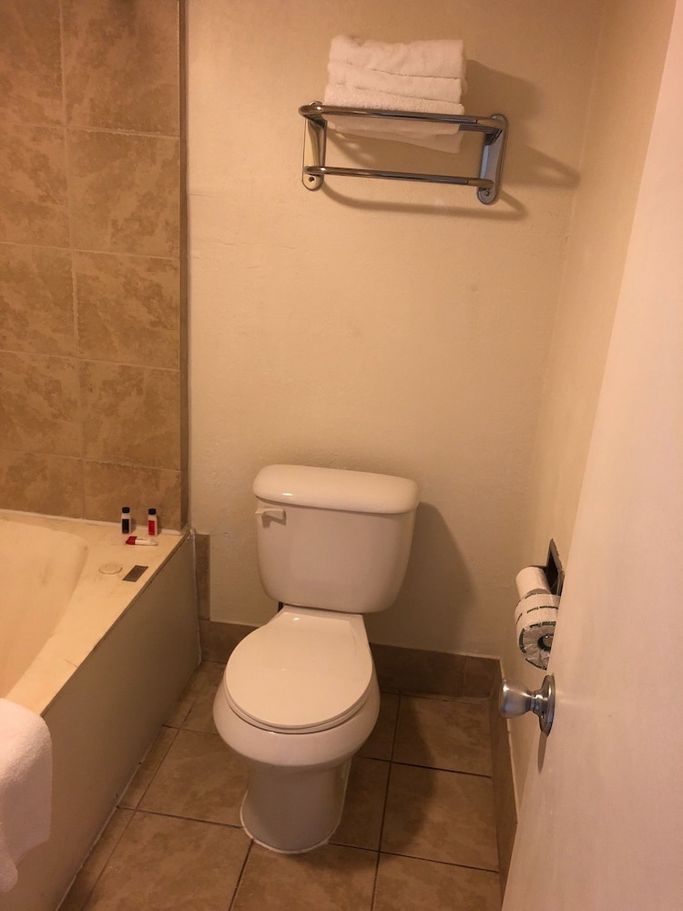 Super 8 By Wyndham Augusta 11/25