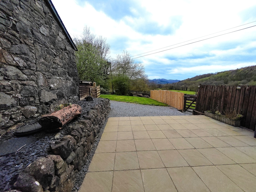 Dolgun Uchaf Guesthouse 13/47