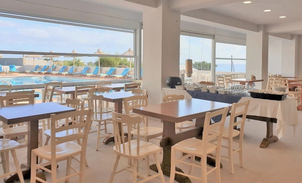 Saradari Beach Hotel 33/50
