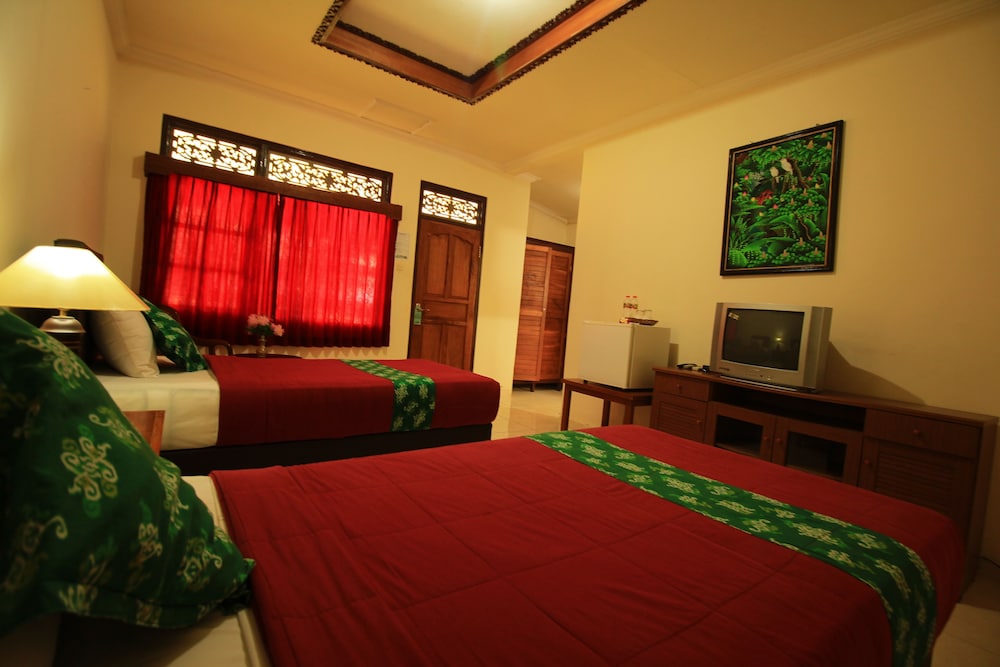 Lovina Beach Hotel 38/65