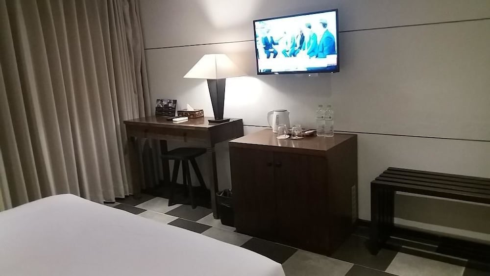 Anshel Hotel 35/45