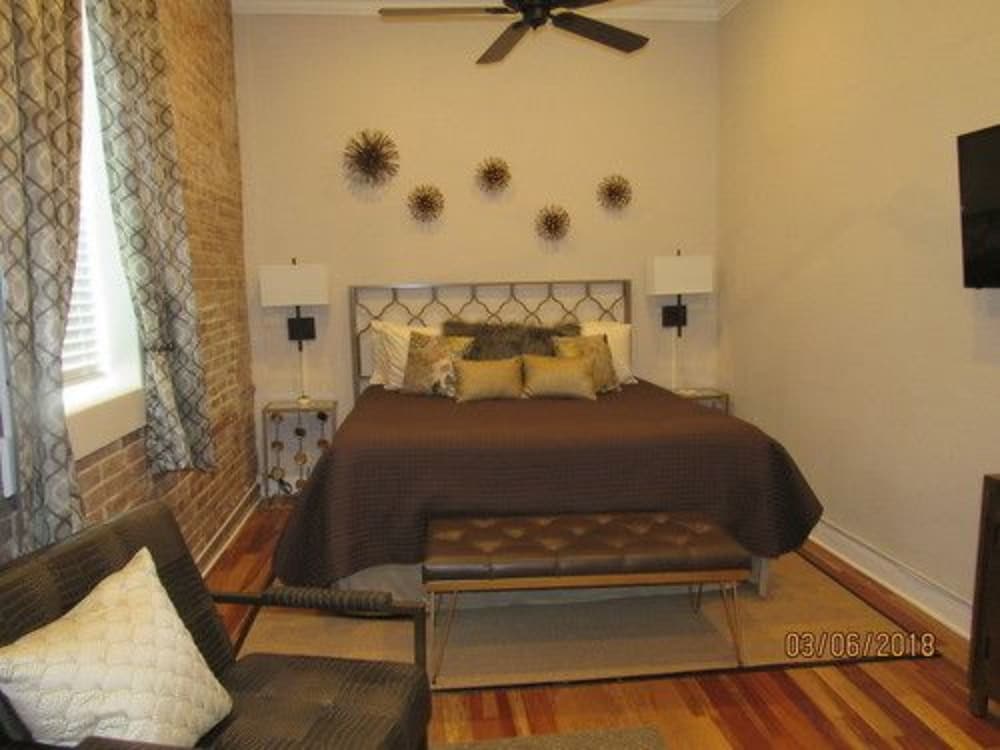 Hamilton House Inn 13/28