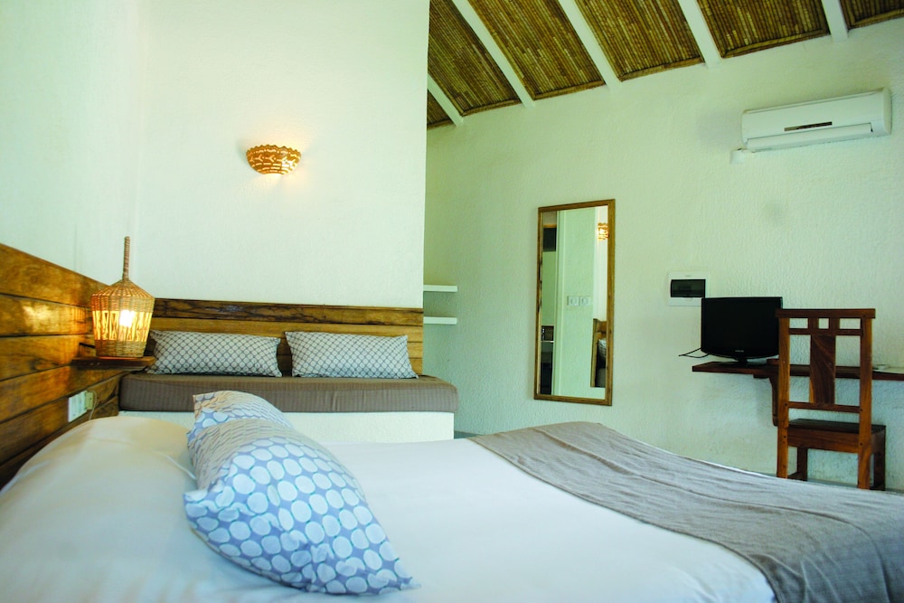 Le Saly Hotel Et Hotel Club Les Filaos 24/82