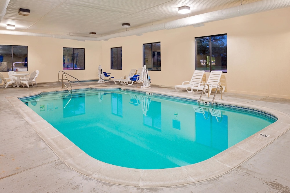 Days Inn By Wyndham Boonville 4/21