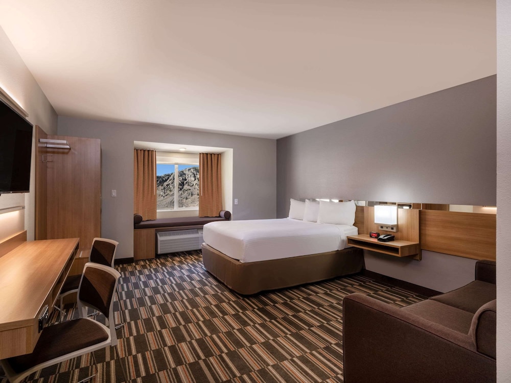 Microtel Inn and Suites by Wyndham Georgetown Lake 10/55