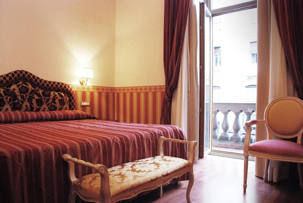 Bramble Luxury Suites 54/85