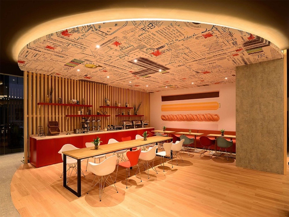 IBIS Shanghai New Hongqiao Hotel 60/68