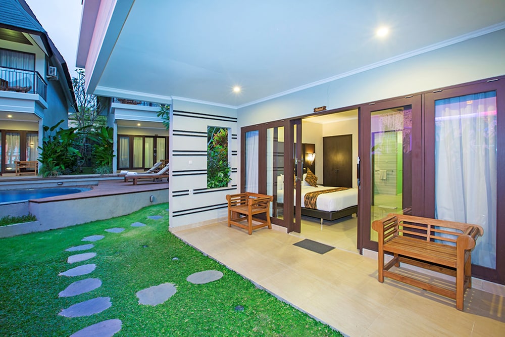 Flamingo Dewata Suite 52/87
