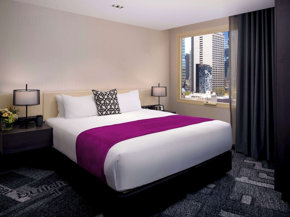 PREMIUM, DELUXE, KING BED