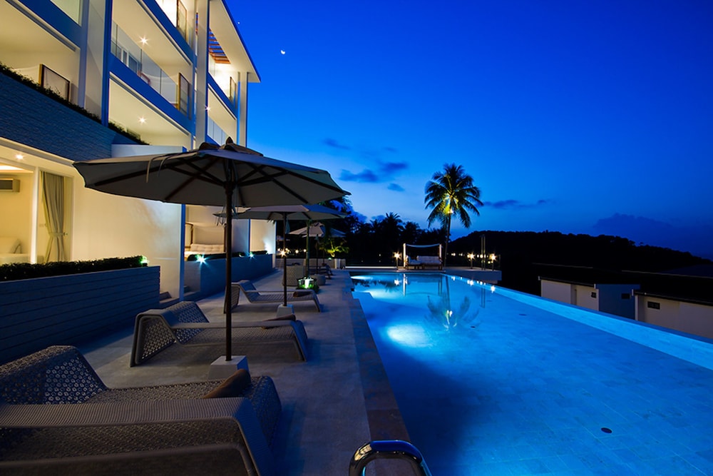 Code Samui Hotel 50/50