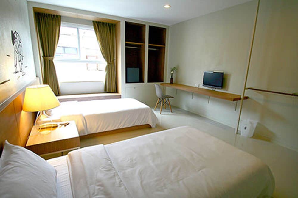 Chern Hostel 30/71