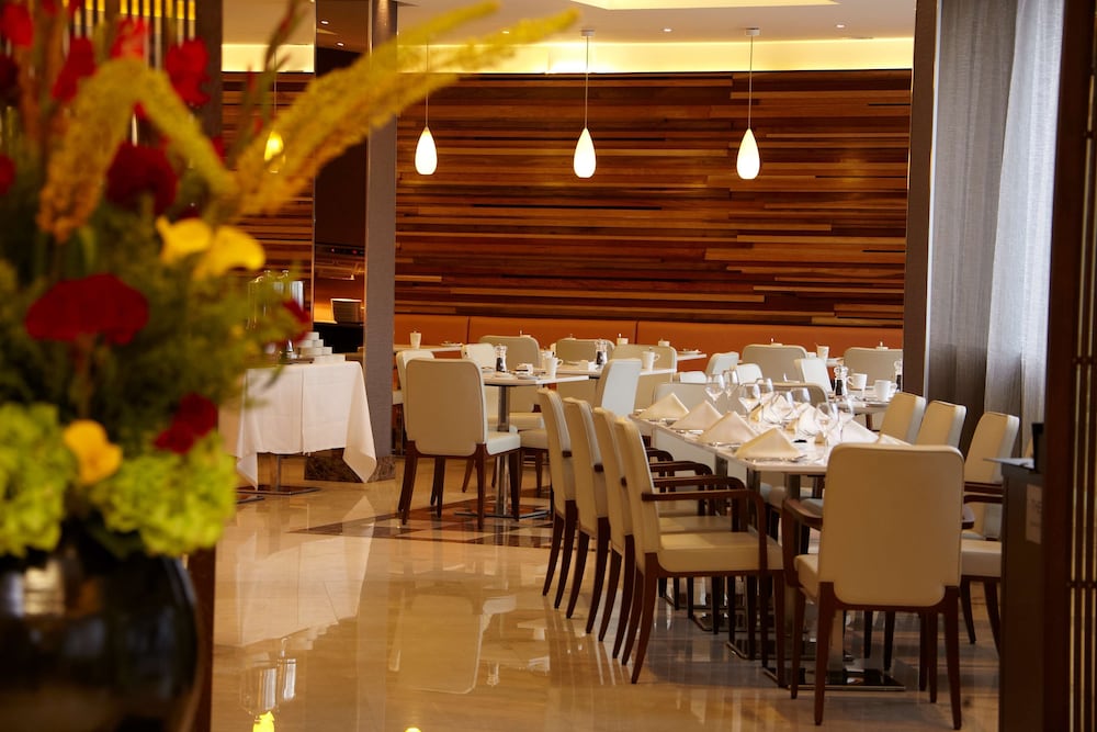 Park Grand London Heathrow 44/58