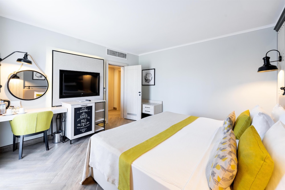 2 BEDROOMS, FAMILY