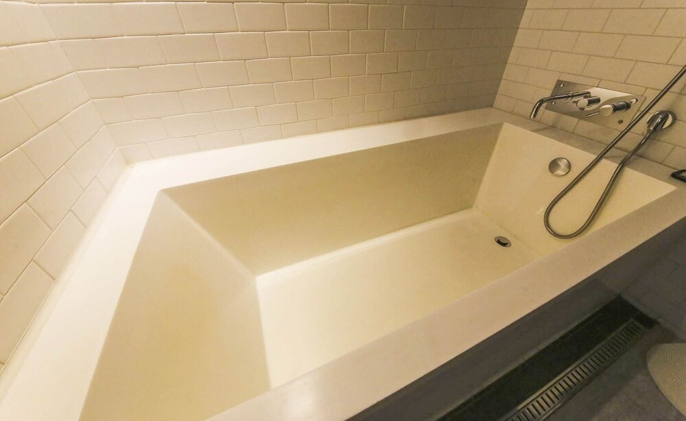 Ami Boutique Hotel 50/50