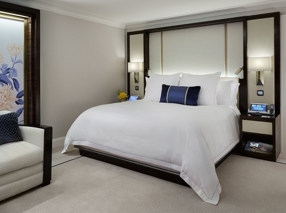 GRAND, DELUXE, KING BED
