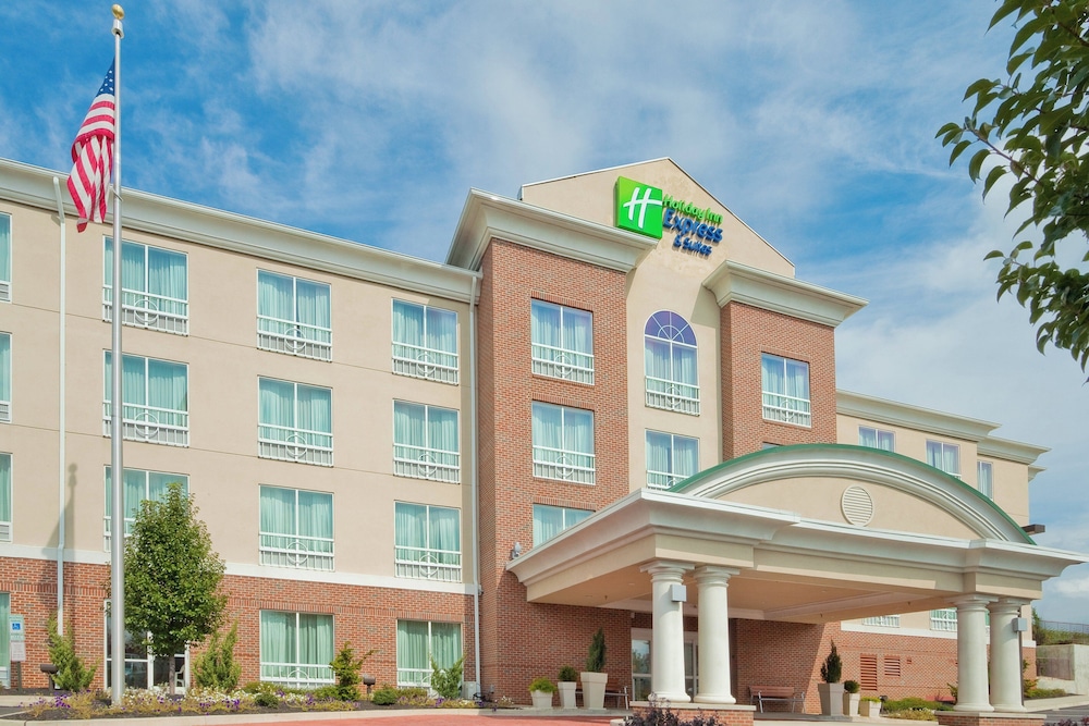 Holiday Inn Express Hotel & Suites Bethlehem 2/72