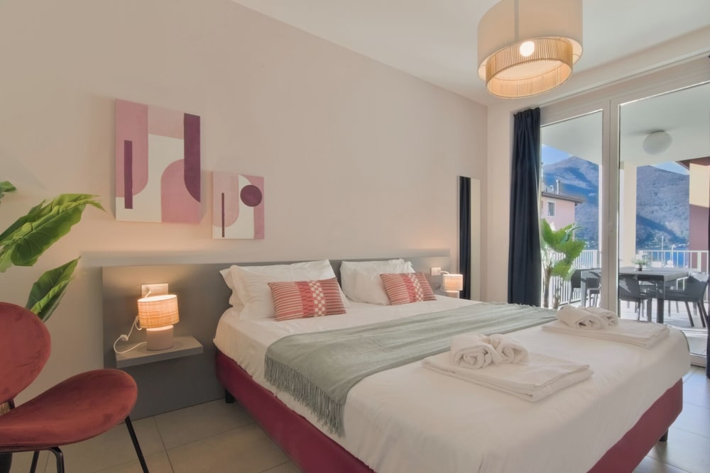 3 Bedrooms, Apartment, 1 Double and 4 Single Beds, Mountain View