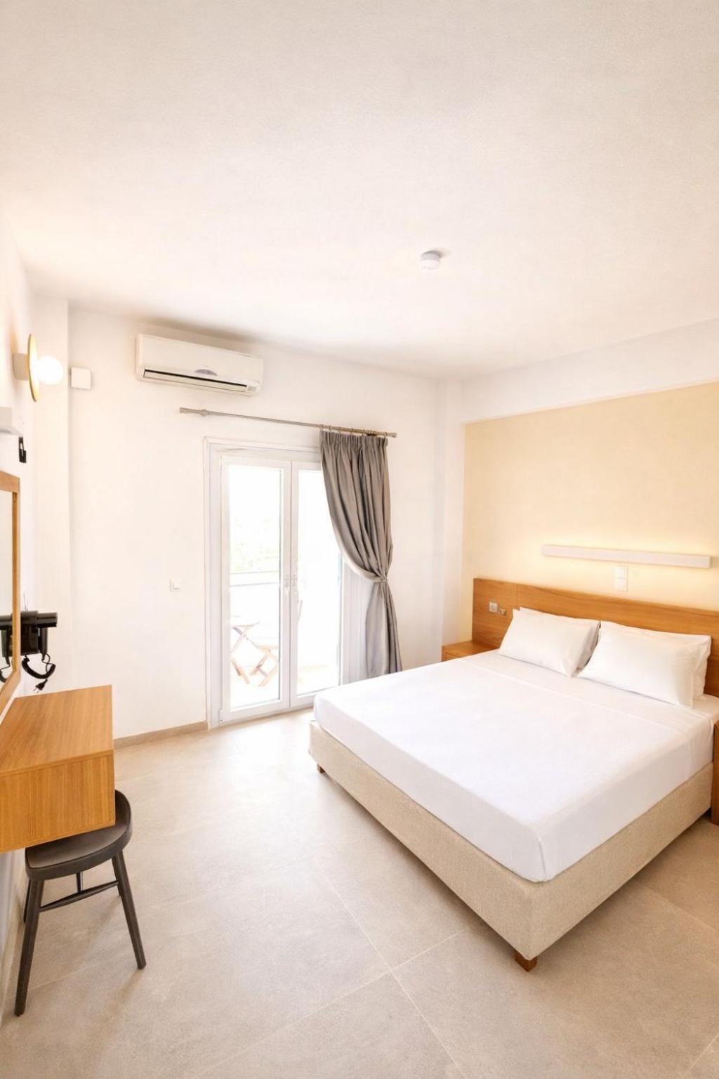Marcos Beach Hotel 7/50